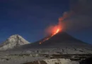 Volcán Klyuchevskoy, en erupción tras el terremoto de 8.8 en Rusia