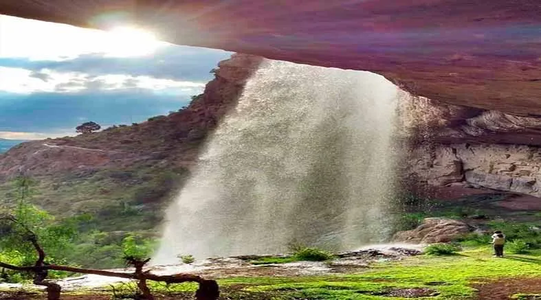Cascada Cueva longa